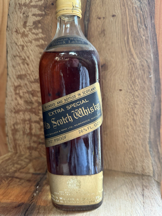 1970s Johnnie Walker Black Label  Bottle 26 2/3 fl oz 70% proof vintage mature