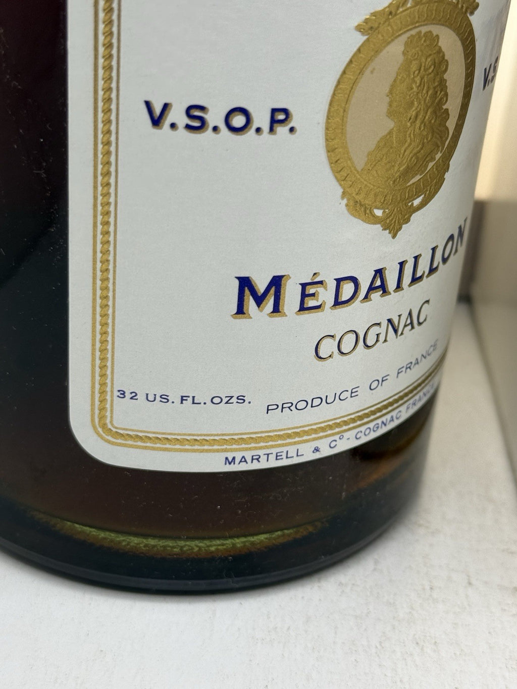 Martell Médaillon VSOP Cognac, c.1970s‑80s bottling, 32 US fl oz / ~94 cl