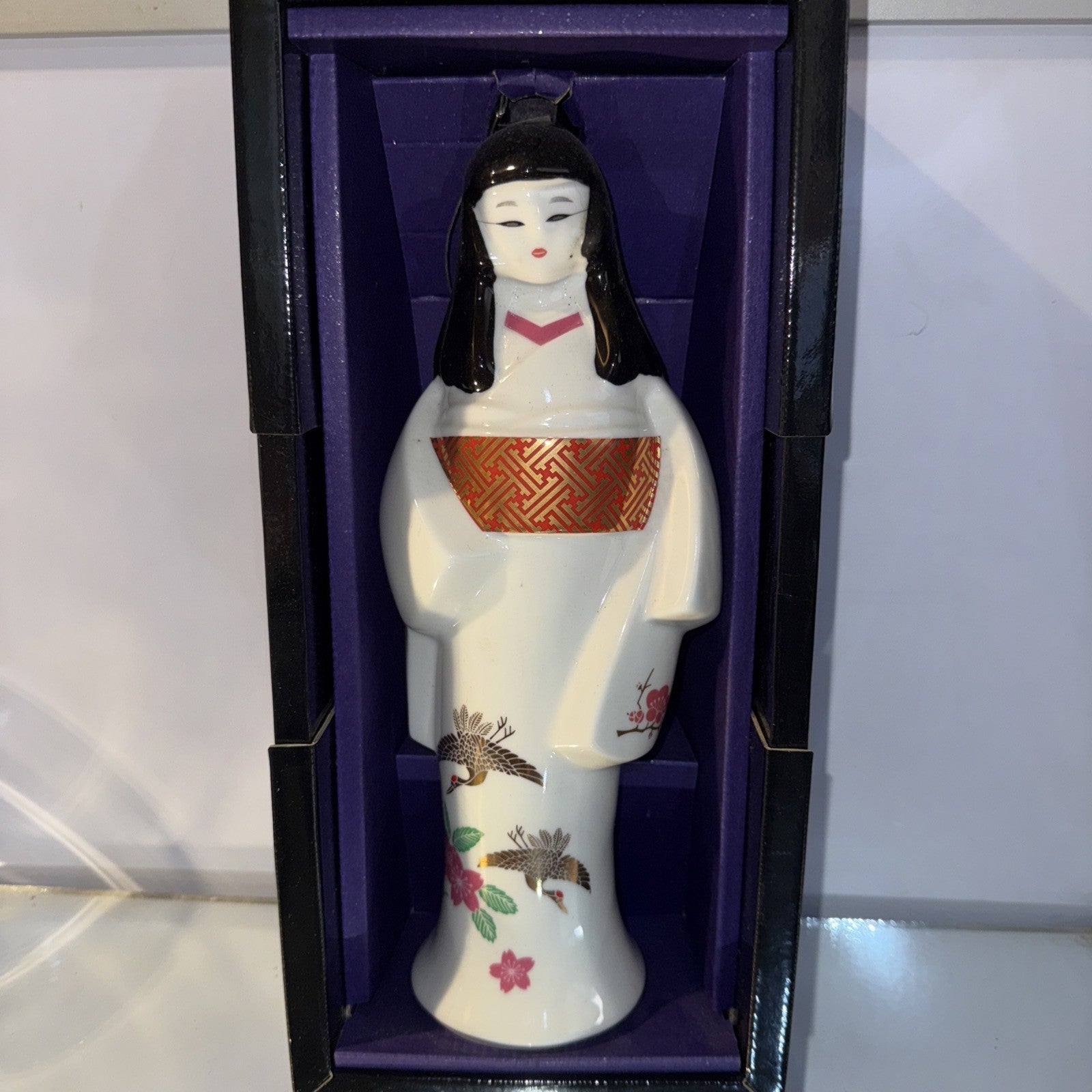 porcelain/ceramic figurine bottle of Japanese sake 浄瑠璃時姫 (Jōruri Tokihime)
