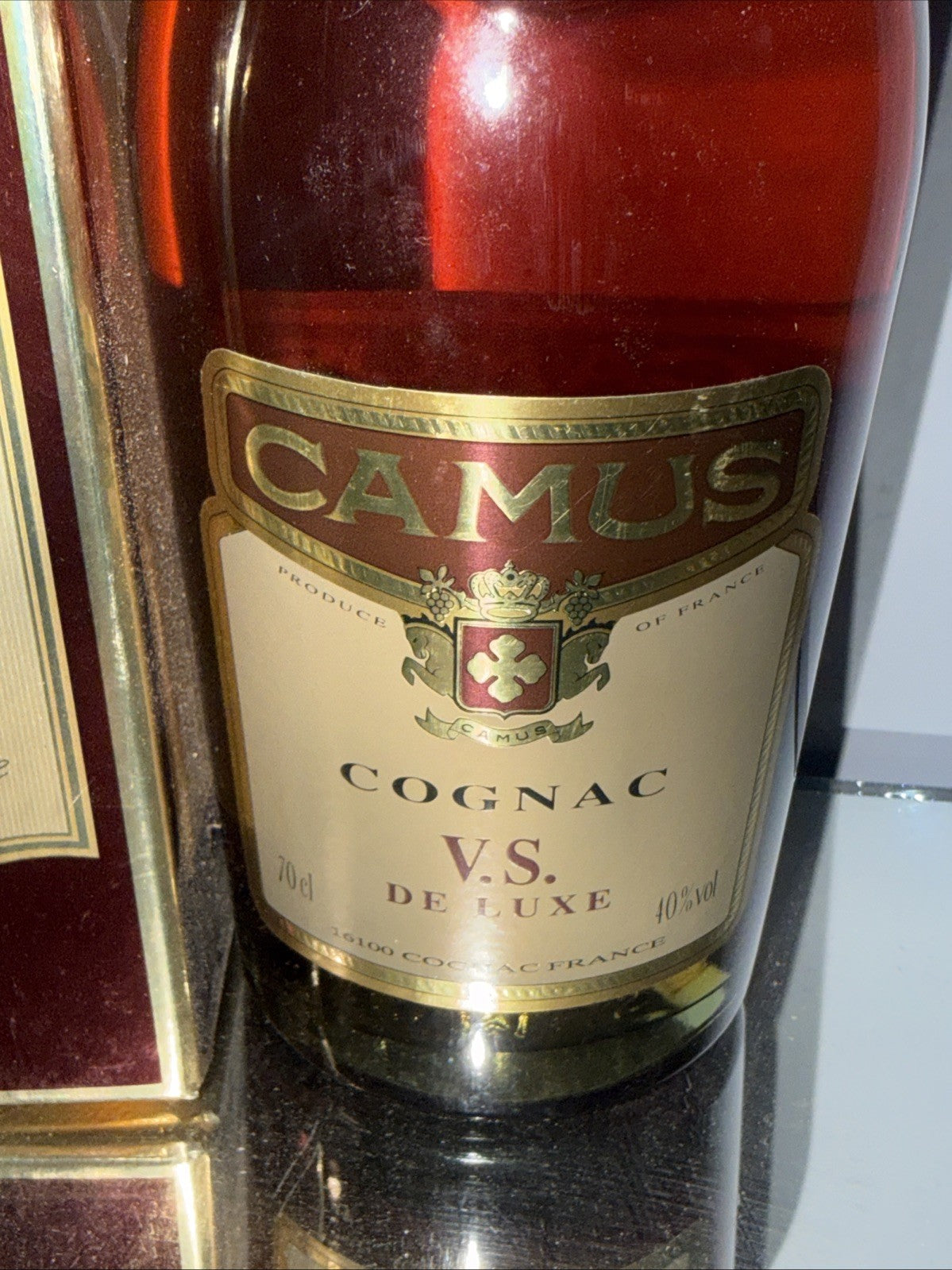Camus Cognac VS “De Luxe” (70cl, 40% vol) with original box. From 1970s/Early 80