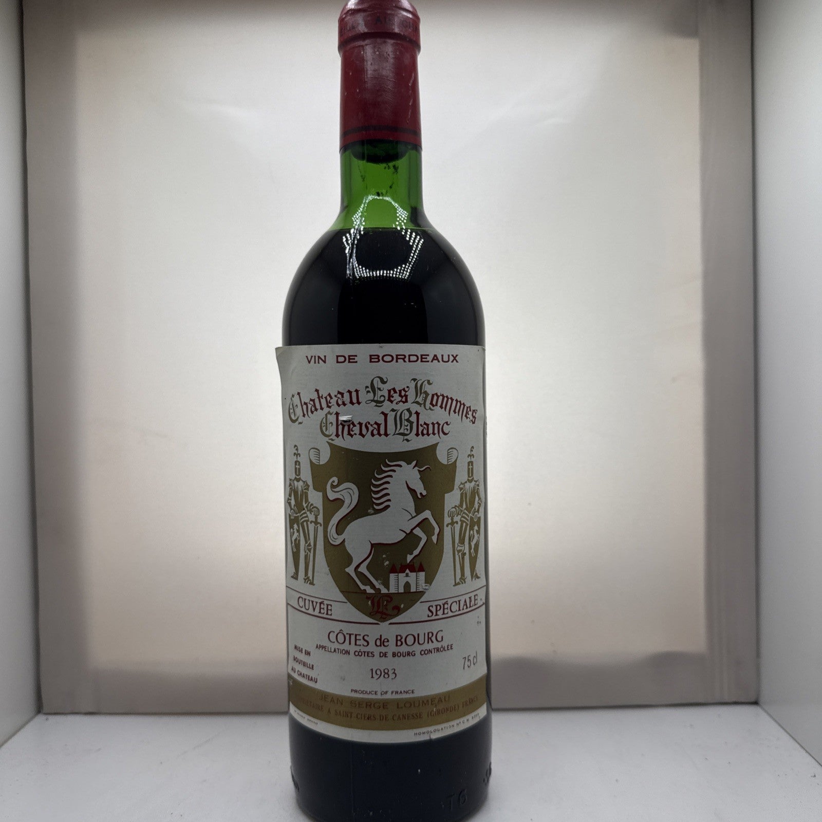Château Les Hommes Cheval Blanc Côtes de Bourg 1983 75cl