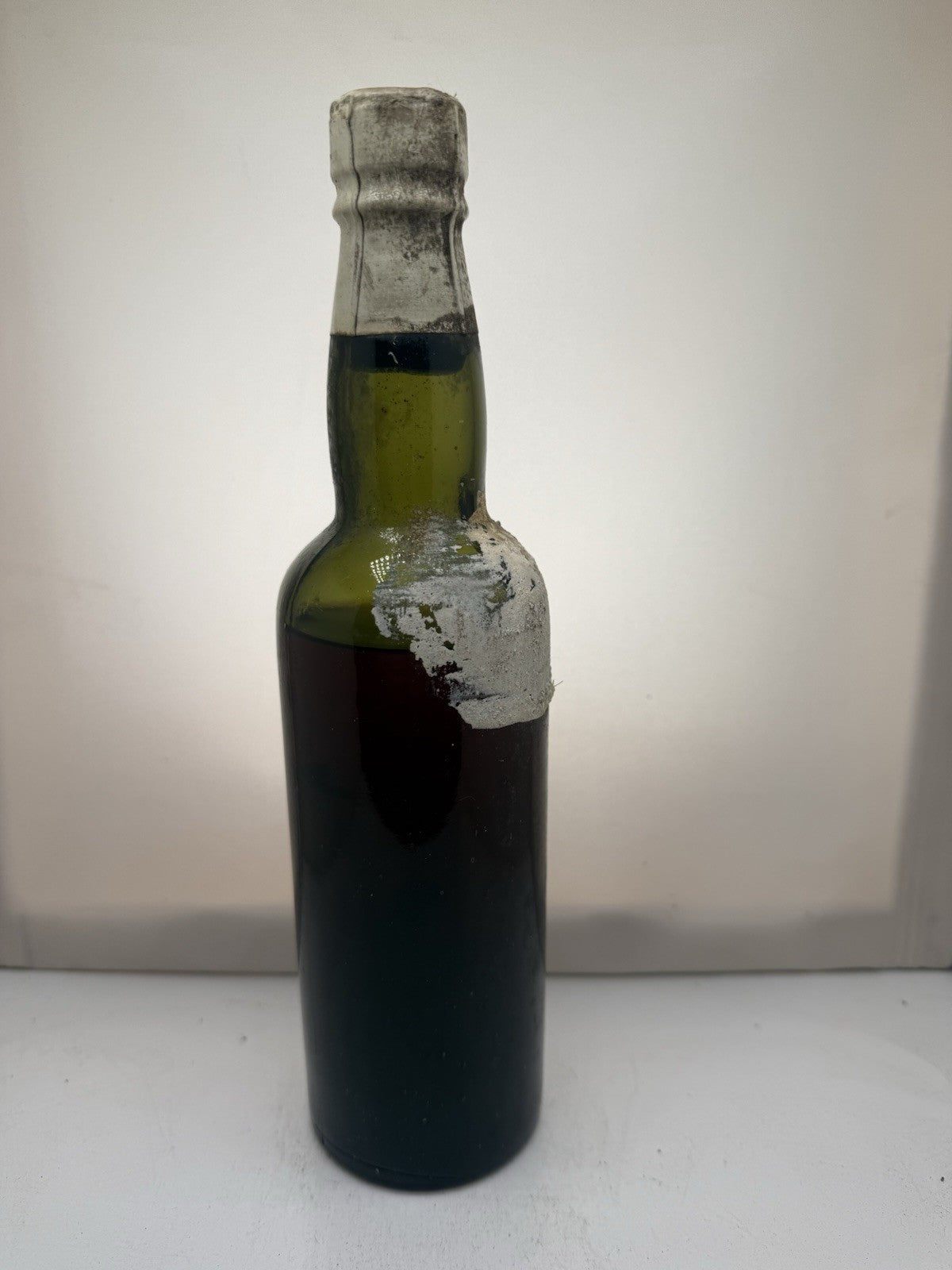 ½ Bottle — Tuke Holdsworth 1934 — James Hawker Plymouth — 92yo — Rare Port