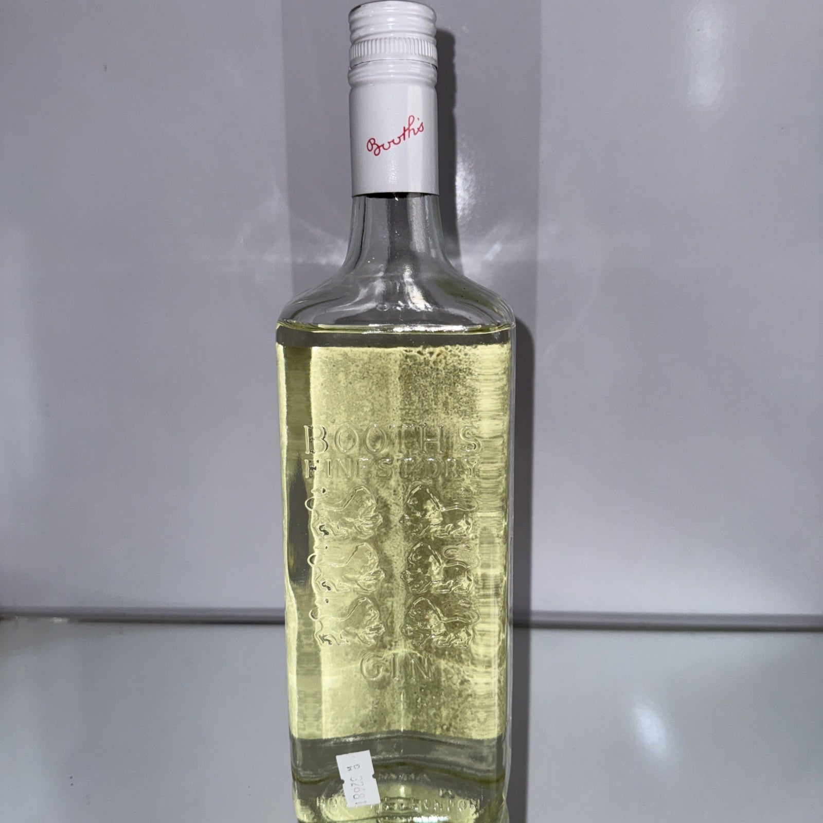 Booths Finest dry Gin (1970's bottling) 26 2/3 Fl Oz 70 % proof