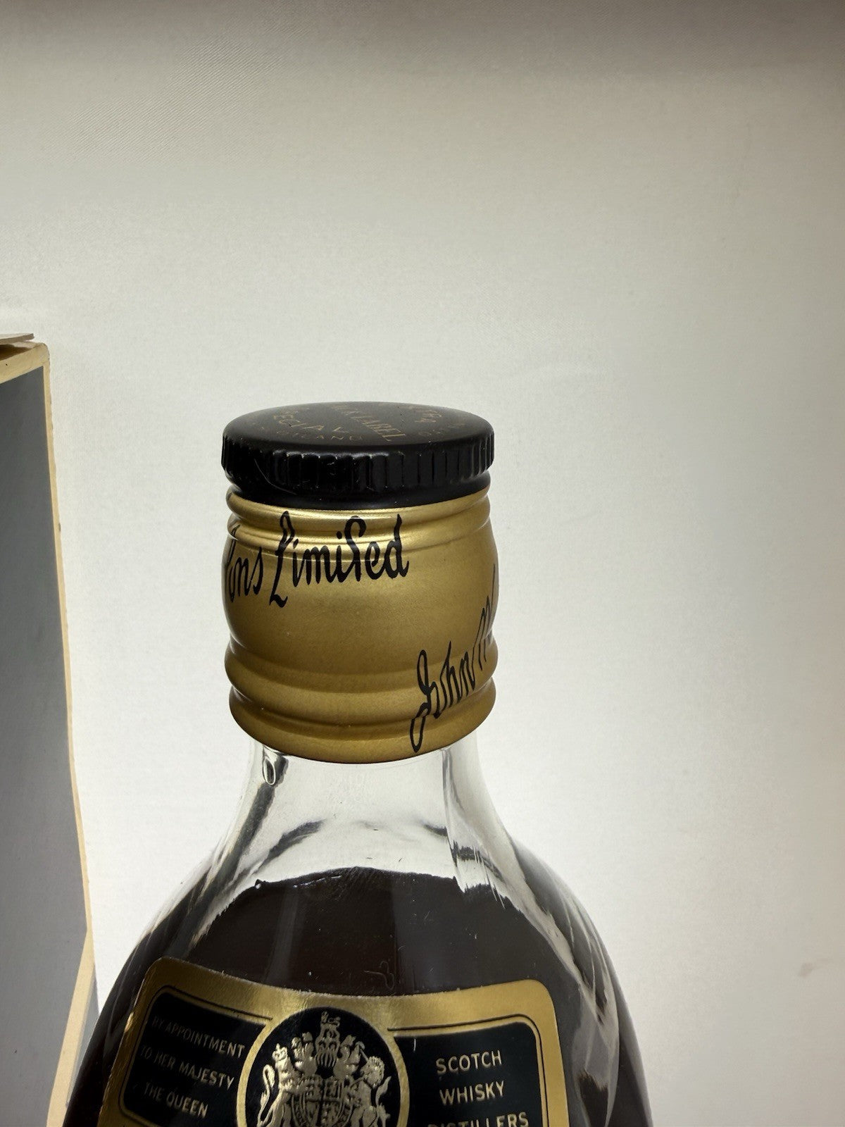 Johnnie Walker Black Label Extra Special, c.1980‑90s bottling, 75 cl