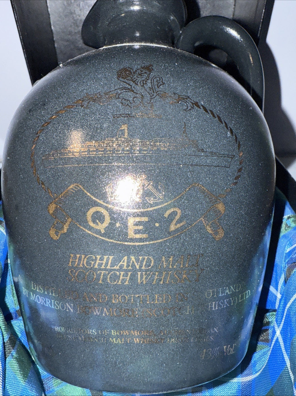 QE2 Single Malt Whisky Dated to 1970s sealed full Of Bowmore Malt !