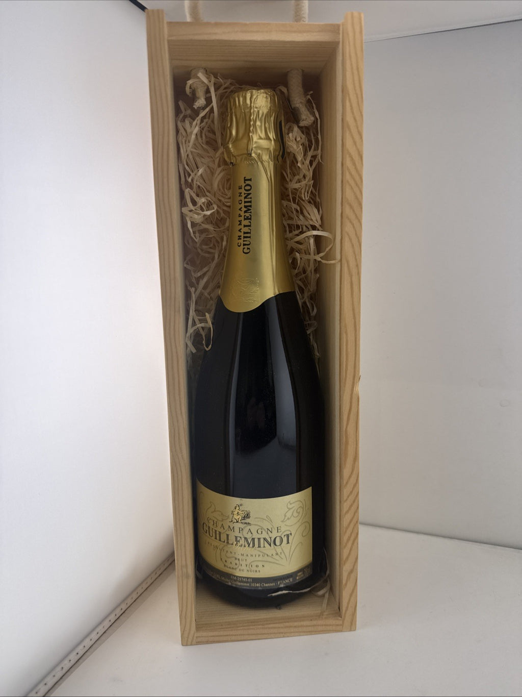 Champagne Guilleminot Tradition Blanc de Noirs wooden presentation box Full