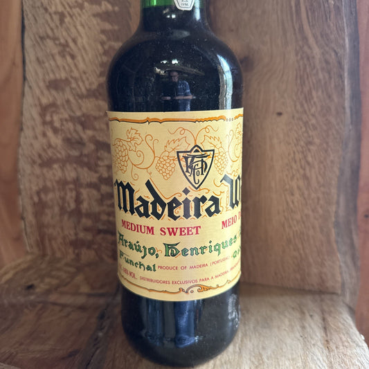 Madeira wine "Medium Sweetfrom Araújo, Henriques Funchal