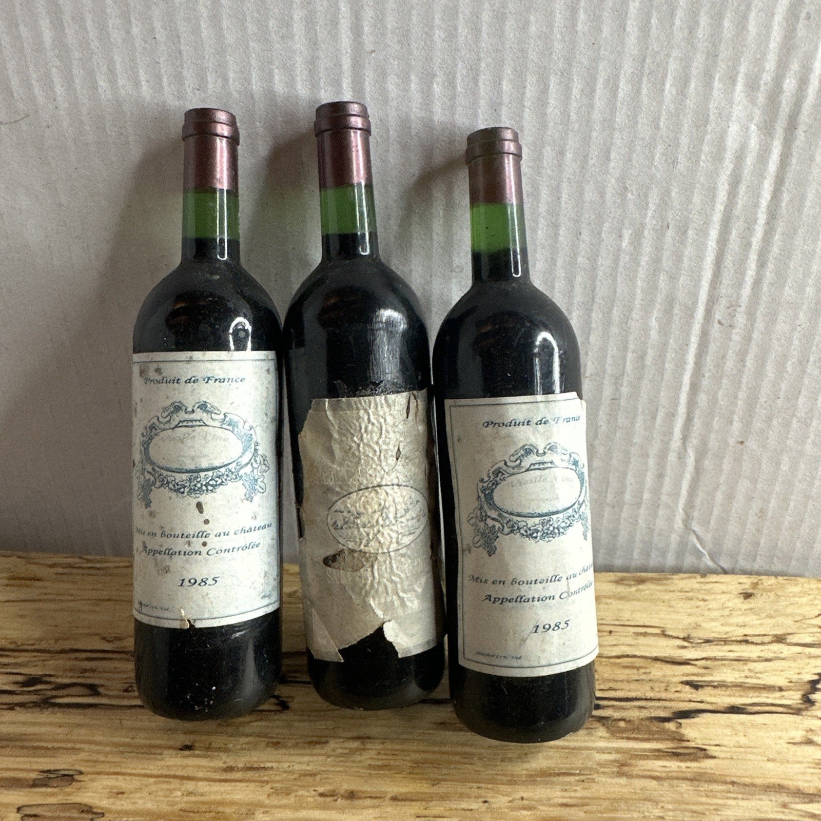 1985 Château wine from the Bordeaux region of France miniature Bottles