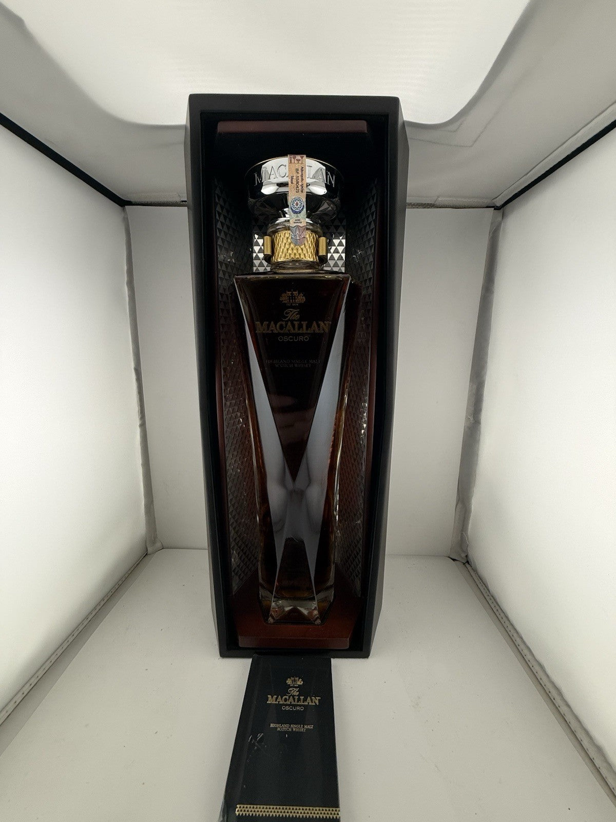 Macallan Oscuro 2015 (?) Full Boxed With Booklet Mint Condition .