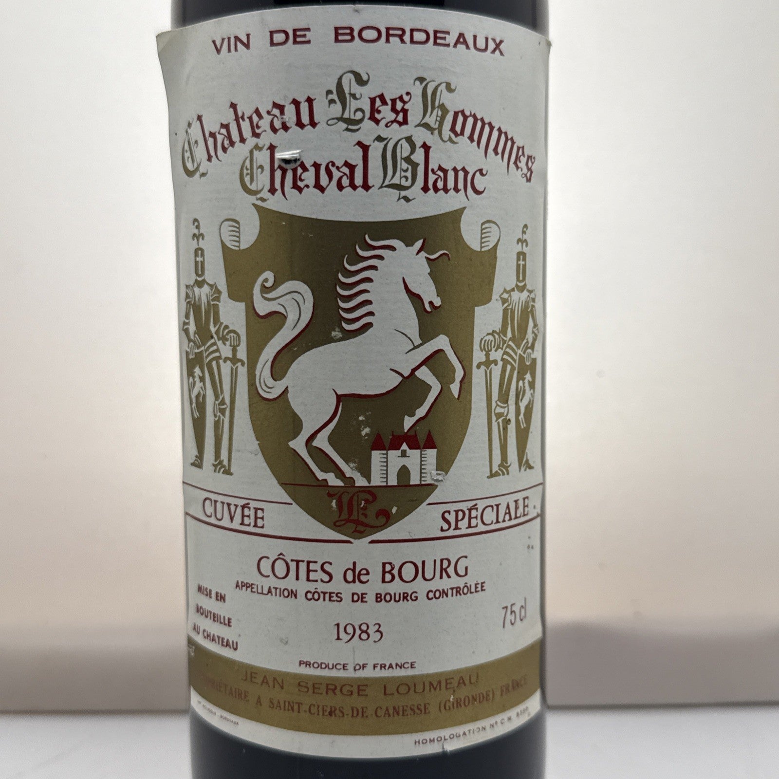 Château Les Hommes Cheval Blanc Côtes de Bourg 1983 75cl
