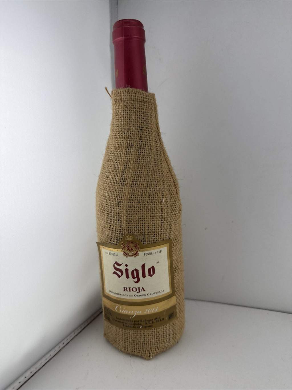 2014 Siglo Rioja Crianza 75cl Red Wine in Hessian Gift Sleeve