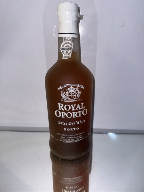 Royal Oporto Extra Dry White Port (19% ABV, 75cl, from Real Companhia Velha)