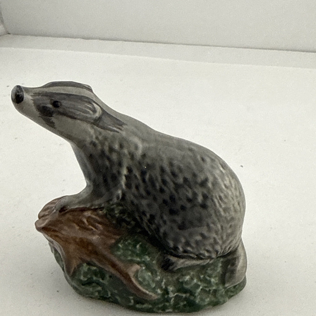 1981 Beneagles Scotch Whisky Beswick Badger Miniature Decanter Full Rare