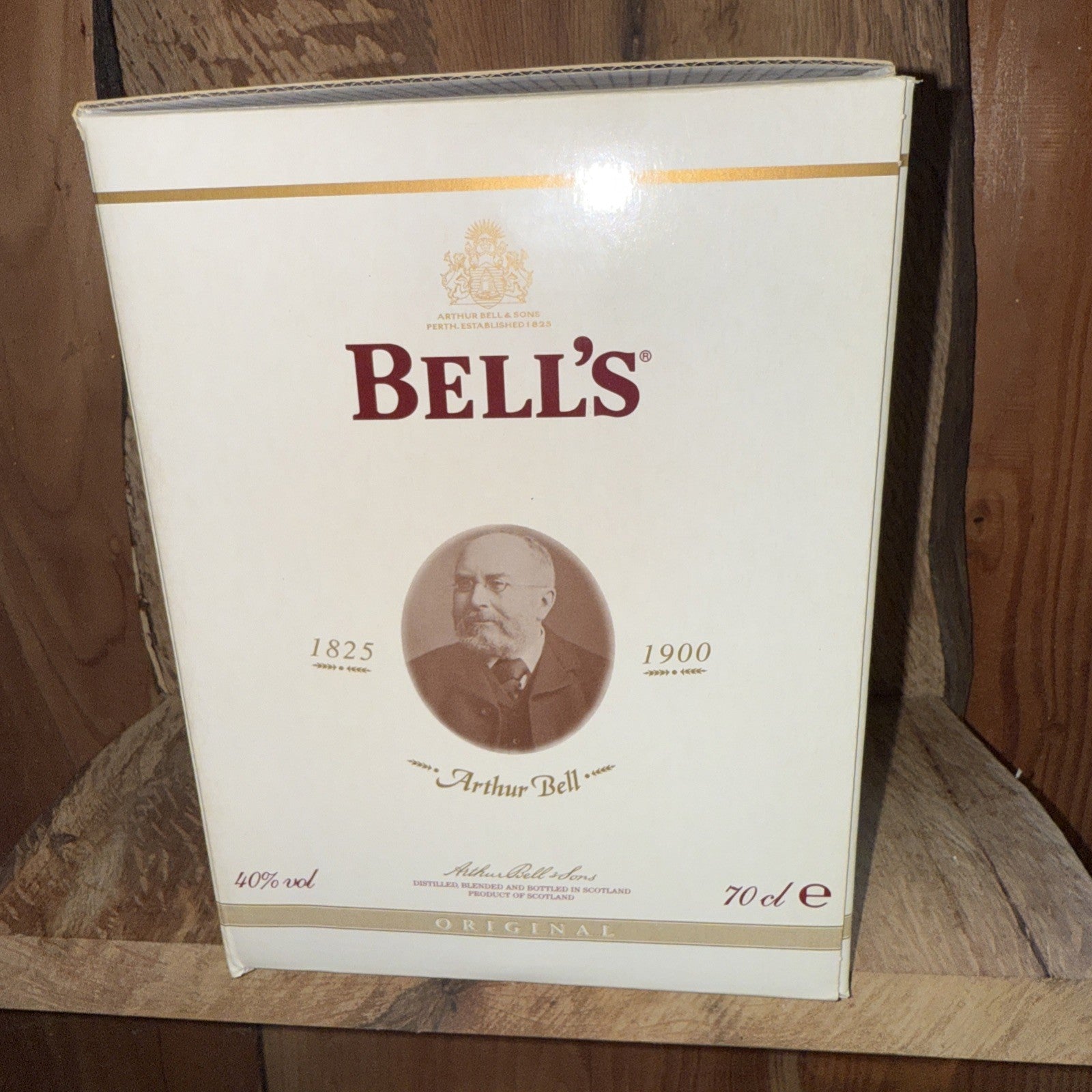 Bells Whisky 75cl decanter Christmas 2007 full boxed mint condition