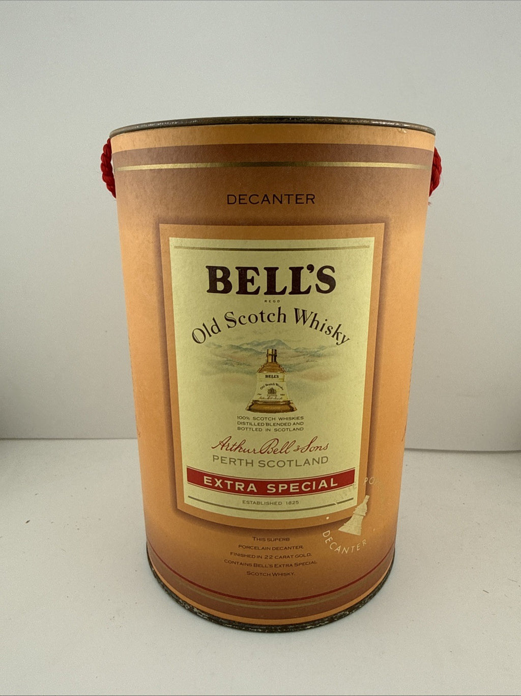 Bell’s 8 Year Old 43% Fine Old Scotch Whisky Porcelain Decanter + Tube Full 20cl