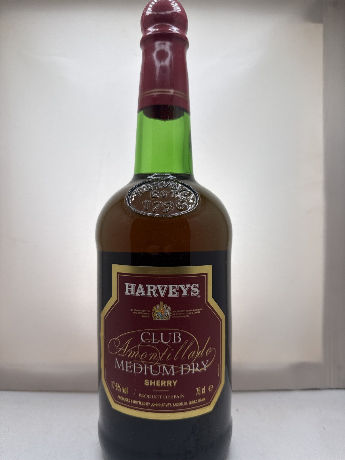 Harveys Club Amontillado Medium Dry Sherry — Jerez, Spain. 75cl. 1980s