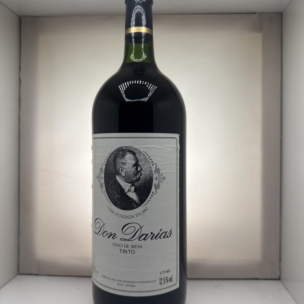 Don Darias Vino de Mesa Tinto (1.5 L, Bodegas Vitorianas) 1990s