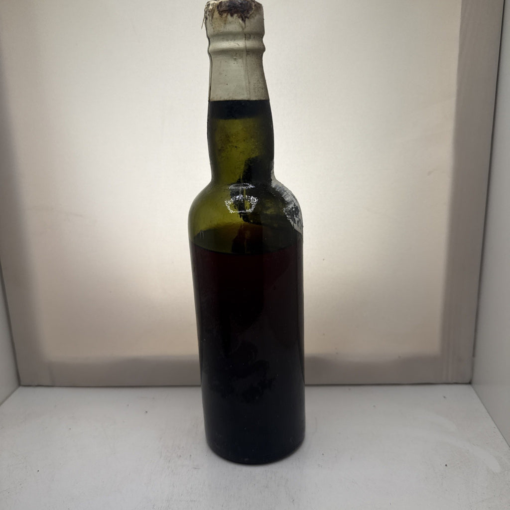 ½ Bottle — Tuke Holdsworth 1934 — James Hawker Plymouth — 92yo — Rare Port