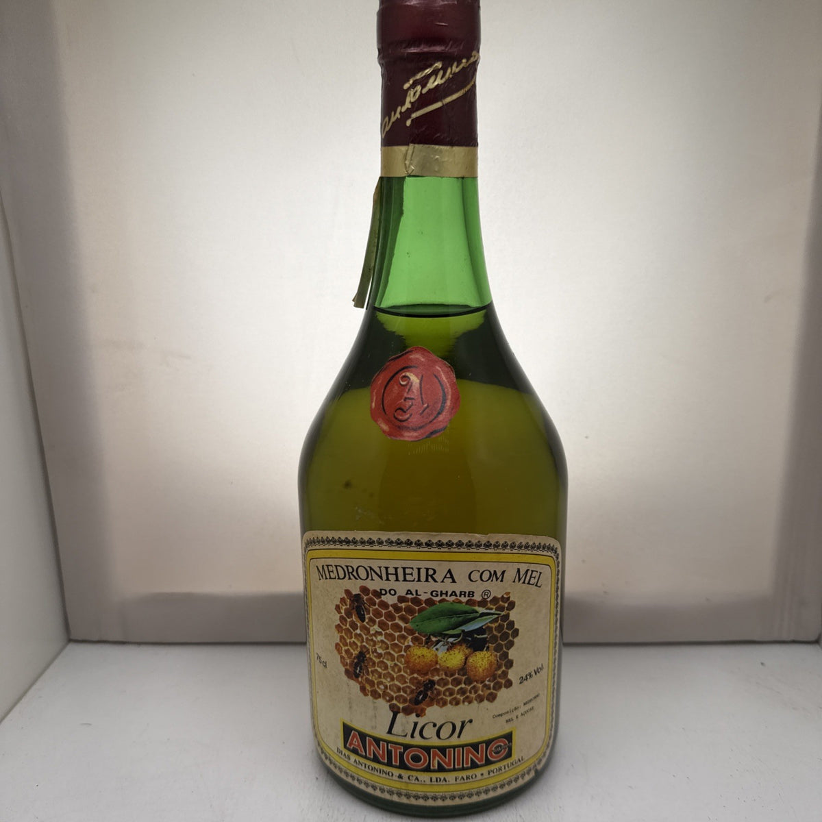 Licor Antonino Medronheira com Mel — c.1980s–90s — Algarve, Portugal — 75cl, 24%