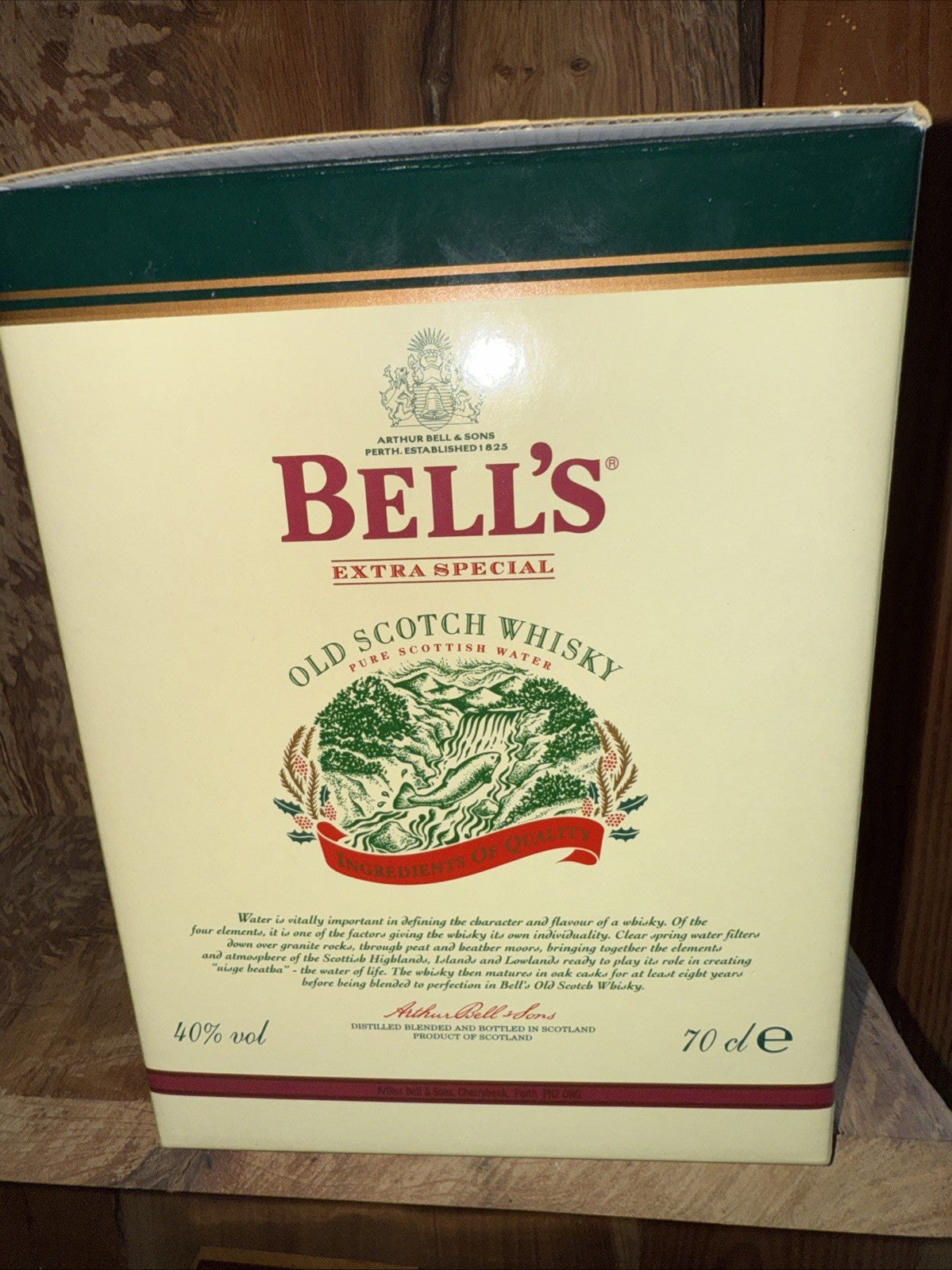 Bells Whisky Decanter Christmas 1998 full boxed mint condition