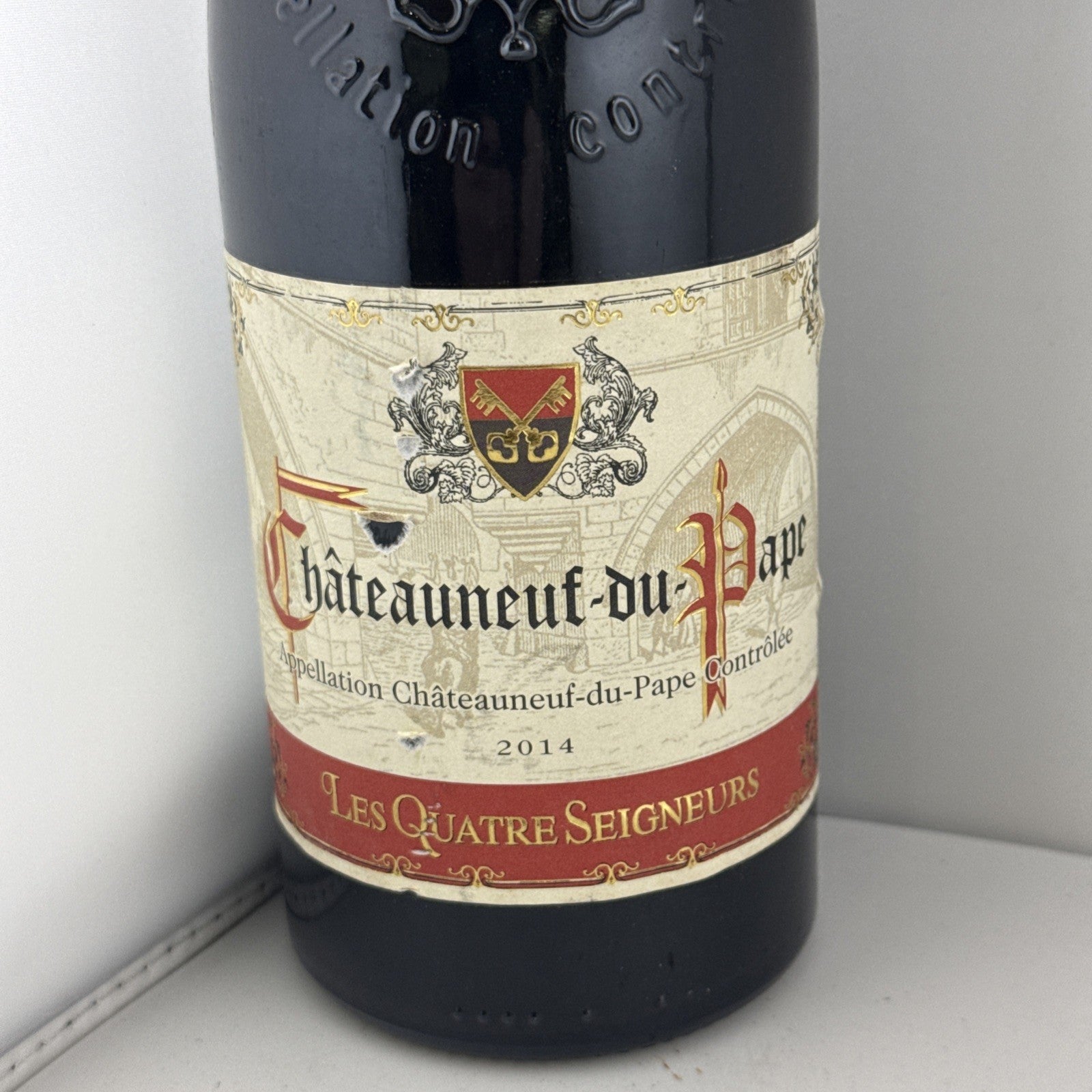 Les Quatre Seigneurs Chateauneuf-du-Pape 2014 Red Wine 75cl
