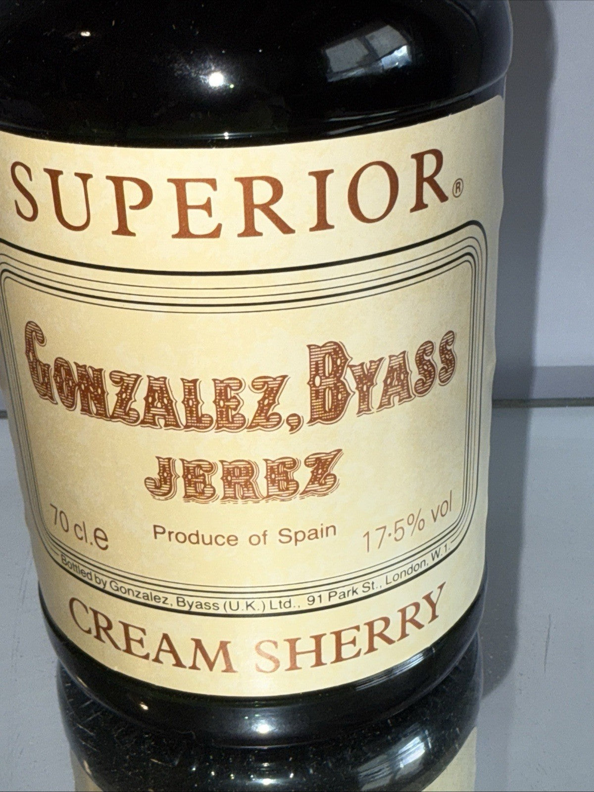 González Byass Superior Cream Sherry (70cl, 17.5% ABV) Early 1970s Bottle