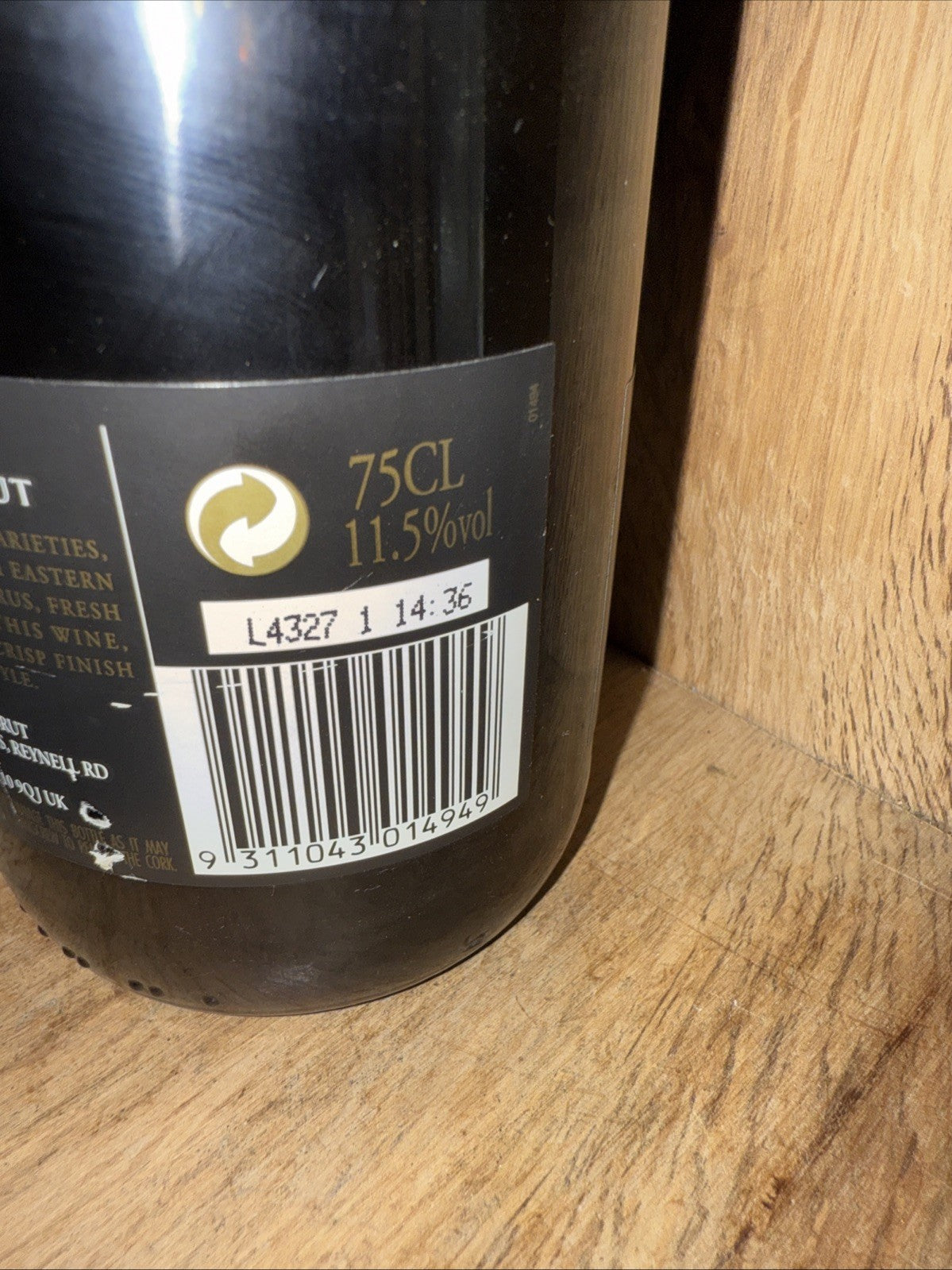 Hardy's Crest Pinot Noir Chardonnay sparkling Wine