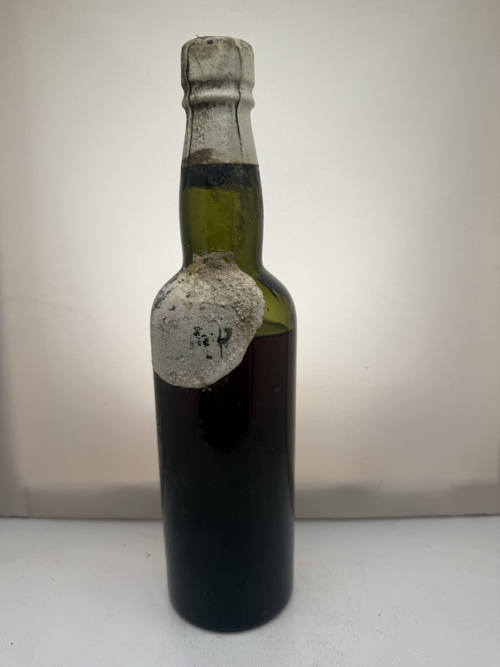 ½ Bottle — Tuke Holdsworth 1934 — James Hawker Plymouth — 92yo — Rare Port