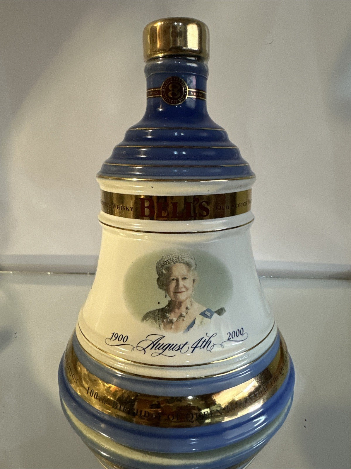 Full decanter of Bells Whisky 75cl Bottled 2000 royal vintage matured Queen Mum