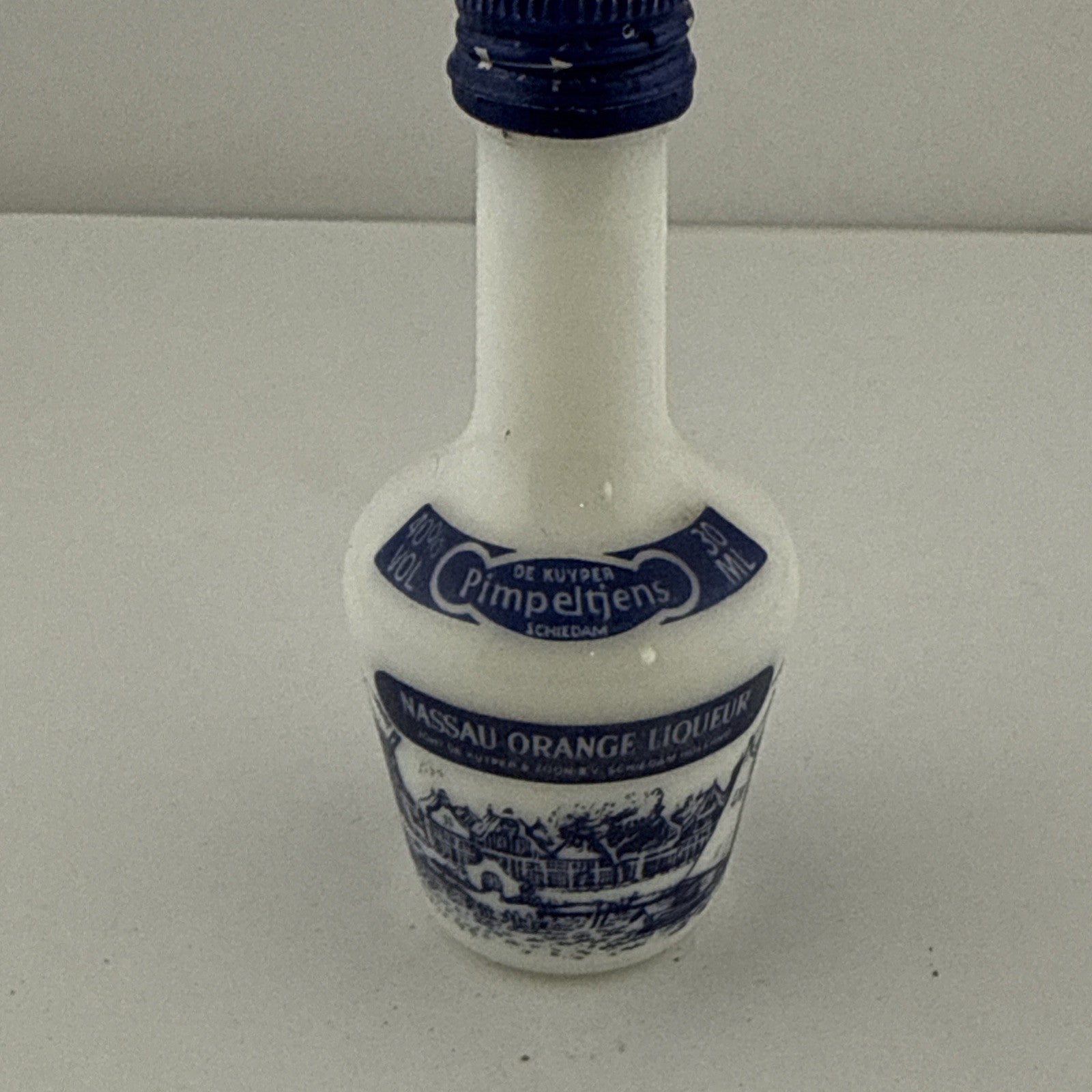 De Kuyper Pimpeltjes Nassau Orange Miniature 50ml Delft Bottle 1970s