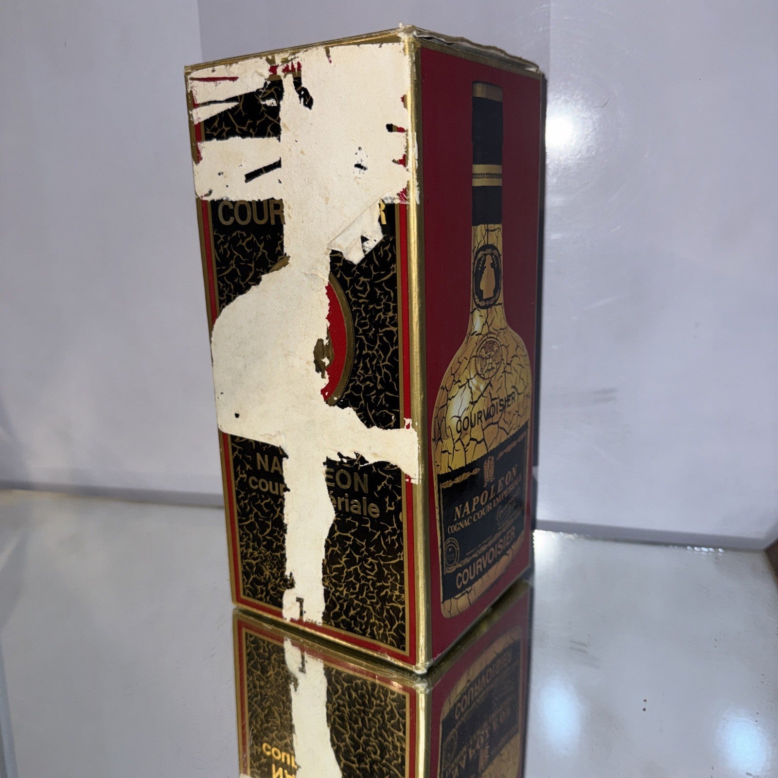 Courvoisier “Napoléon – Cognac Cour Impériale” Malaysian Originally Box Damage