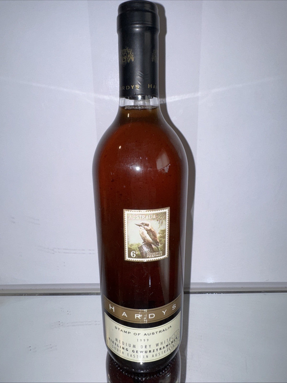 Hardys South Eastern Australia - Medium Dry White Wine