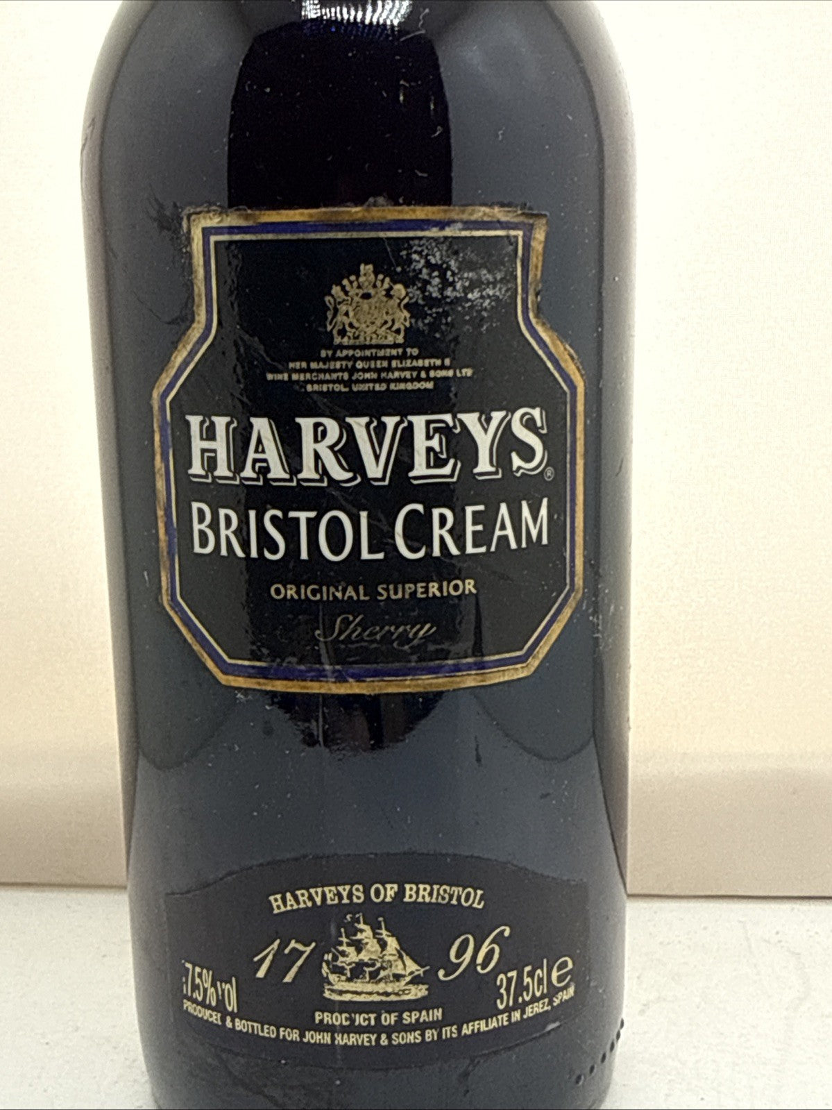 Harveys Fino Luncheon Dry — Very Dry Sherry. 1980s–90s bottling. Sealed.