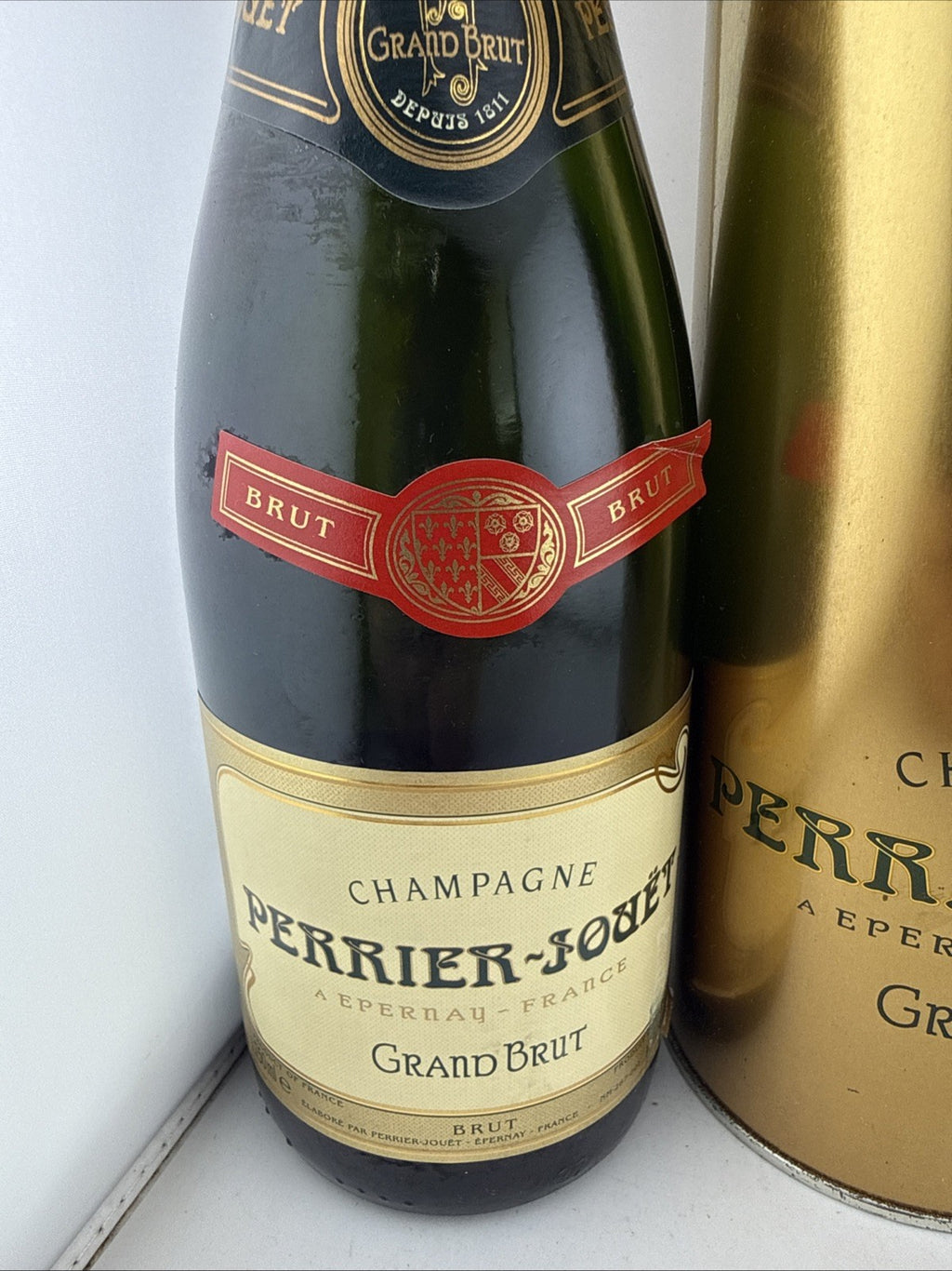 Perrier-Jouët Grand Brut Champagne NV 75cl French Champagne in Gift Tin