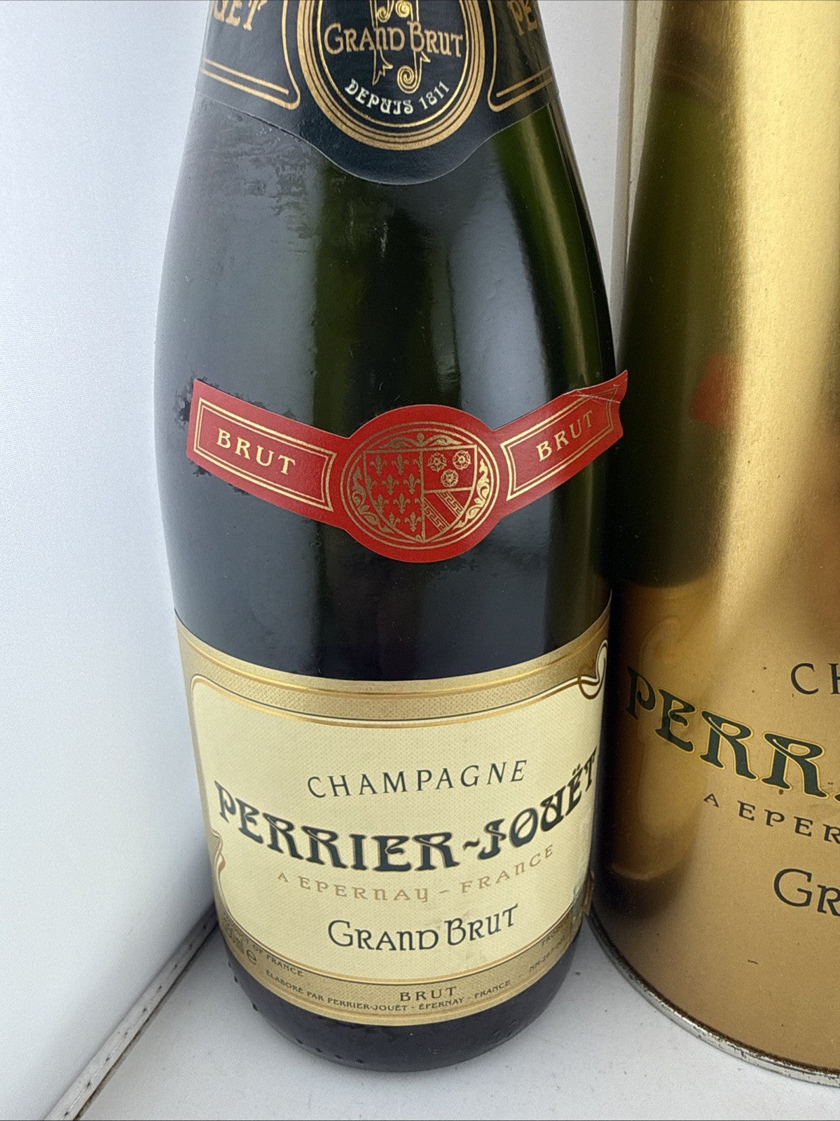 Perrier-Jouët Grand Brut Champagne NV 75cl French Champagne in Gift Tin