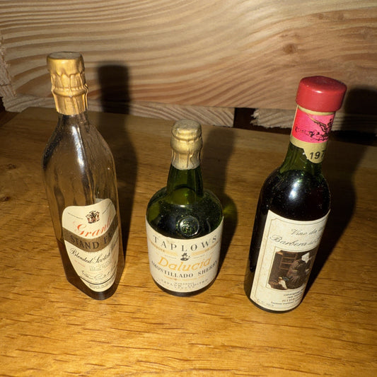3 Mini Miniatures grants Taplows sherry Barbera piemonte wine