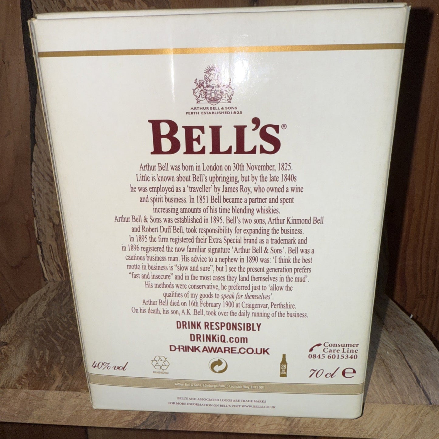 Bells Whisky 75cl decanter Christmas 2007 full boxed mint condition