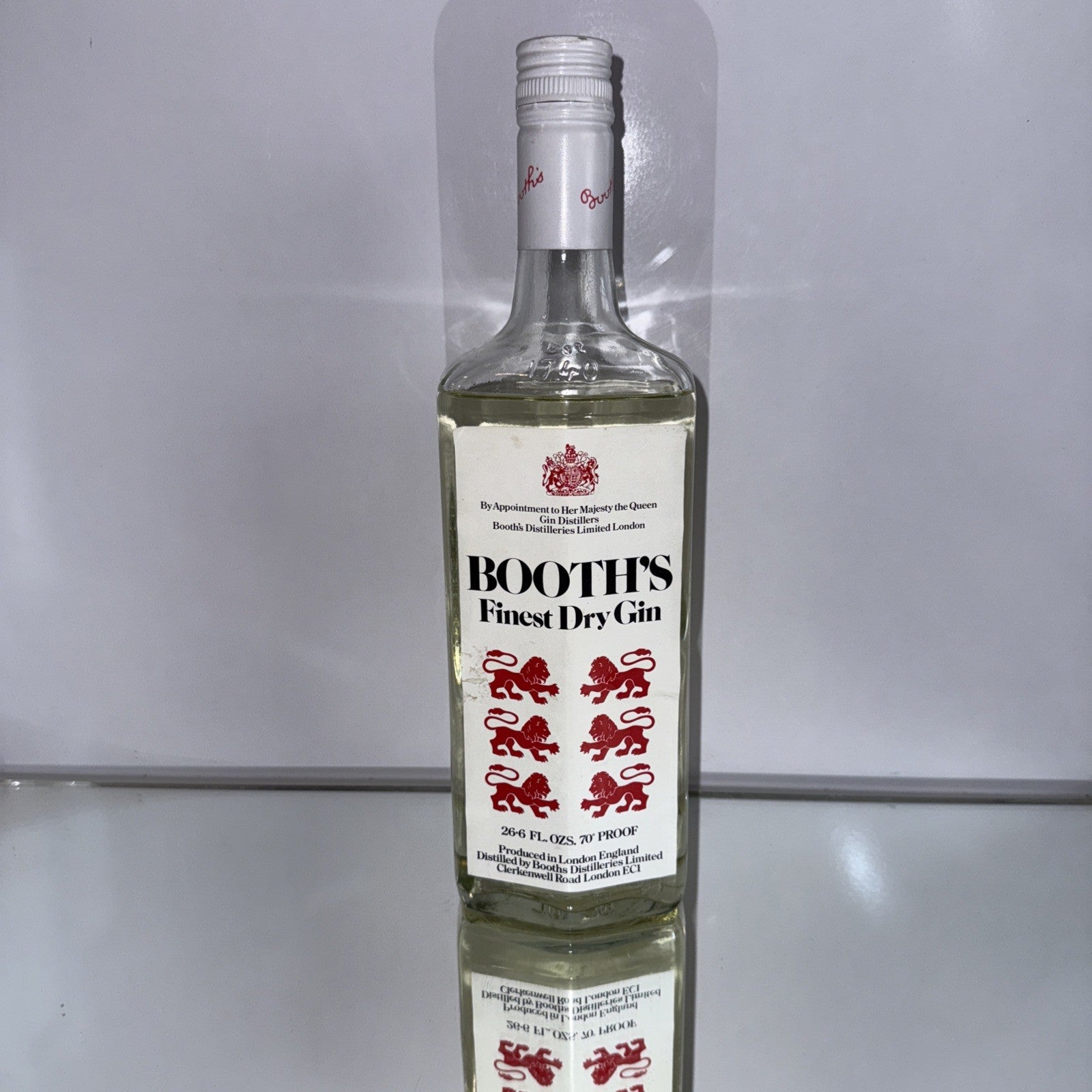 Booths Finest dry Gin (1970's bottling) 26 2/3 Fl Oz 70 % proof