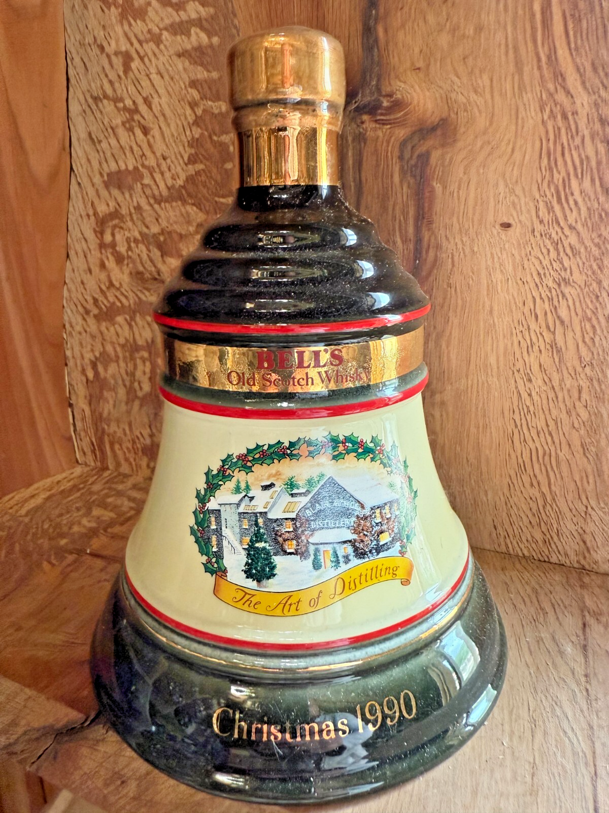 Full decanter of Bells Whisky 75cl Bottled 1989 vintage matured collectable