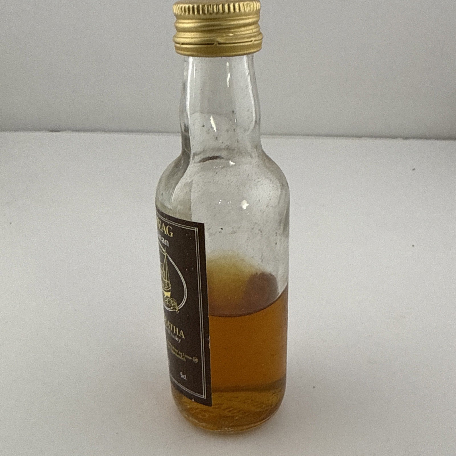Vintage Te Bheag Nan Eilean Scotch Whisky Miniature 5cl 1980s Skye Low Fill