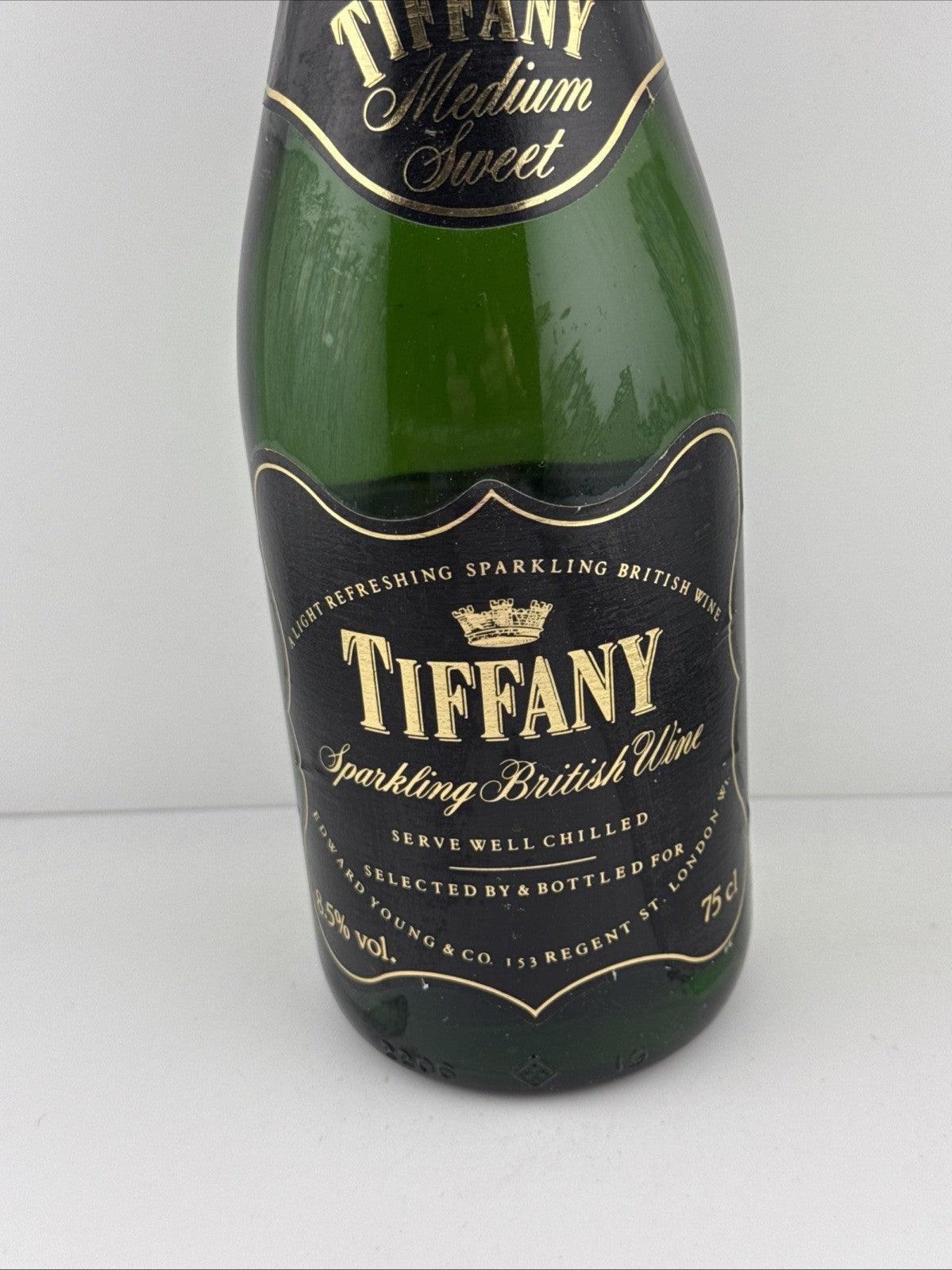 Tiffany Sparkling British Wine – Medium Sweet
