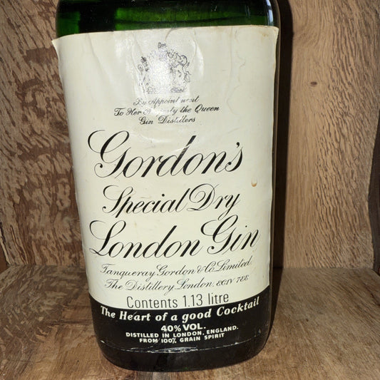 Gordon's Special Dry London Gin 1.13 cl 1980s bottled